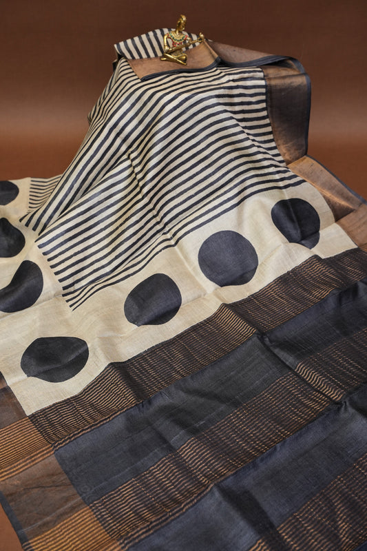 Geometric Patterned Pure Tussar Silk Saree - Monochrome|Silk Mark Certificate