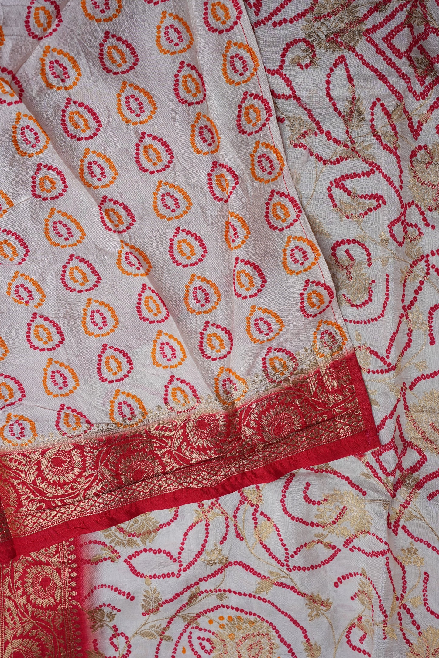 Kashmiri Pashmina Story Telling Banarasi Saree - White & Red