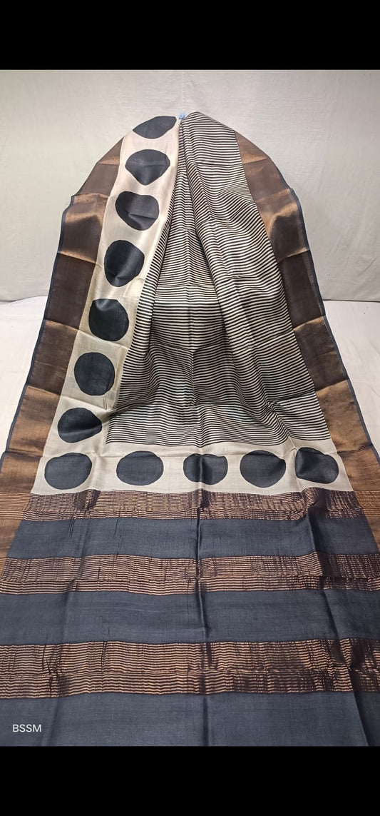 Geometric Patterned Pure Tussar Silk Saree - Monochrome|Silk Mark Certificate