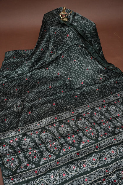 Gajji Silk Saree-Bottle green