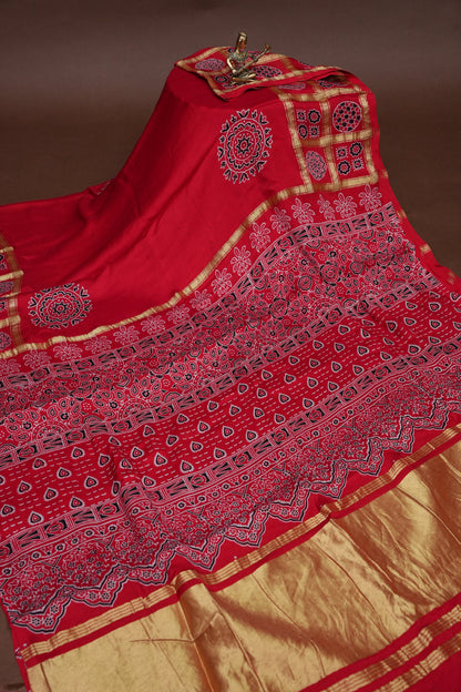Bandhini Garchola Saree - Red
