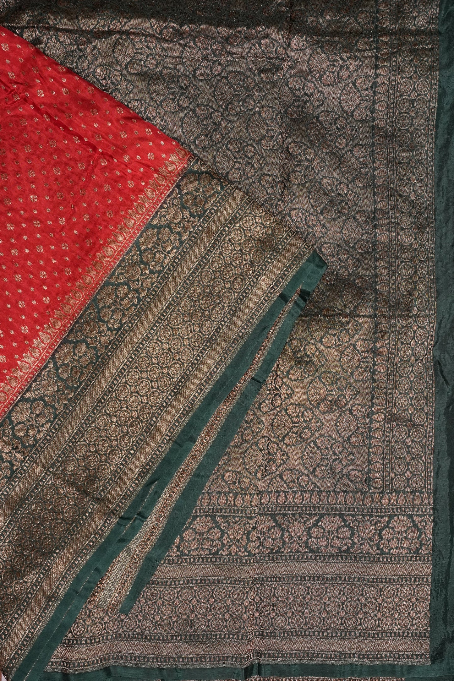 Khaddi Georgette Crepe Silk Saree with Antique Border – Red & Bottle Green