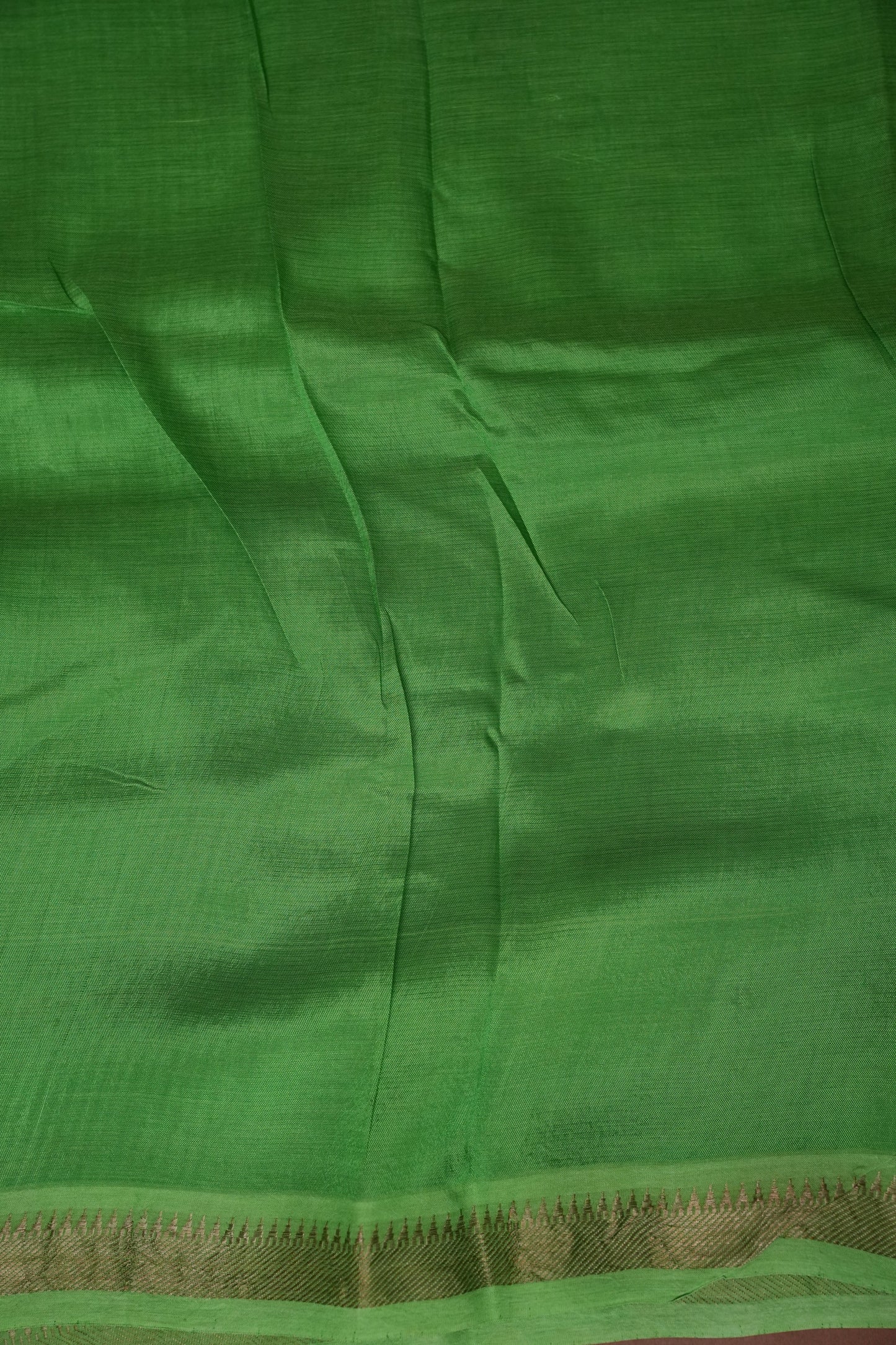 Mangalagiri Silk Shibori Tie & Dye Saree - White with Leaf Green