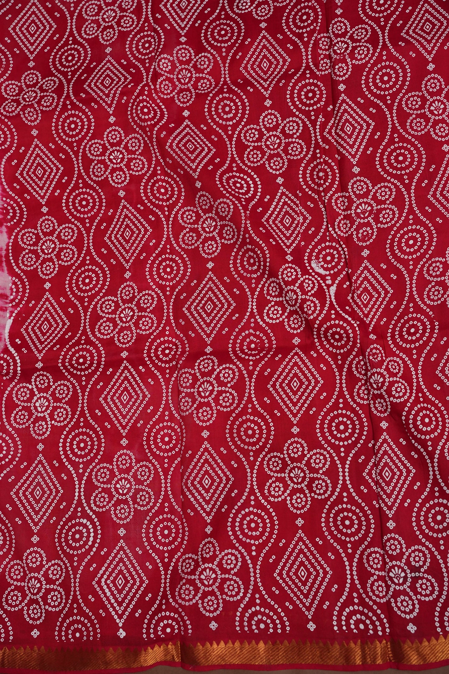 Mangalagiri Silk Shibori Tie & Dye Saree - Red & Ivory White