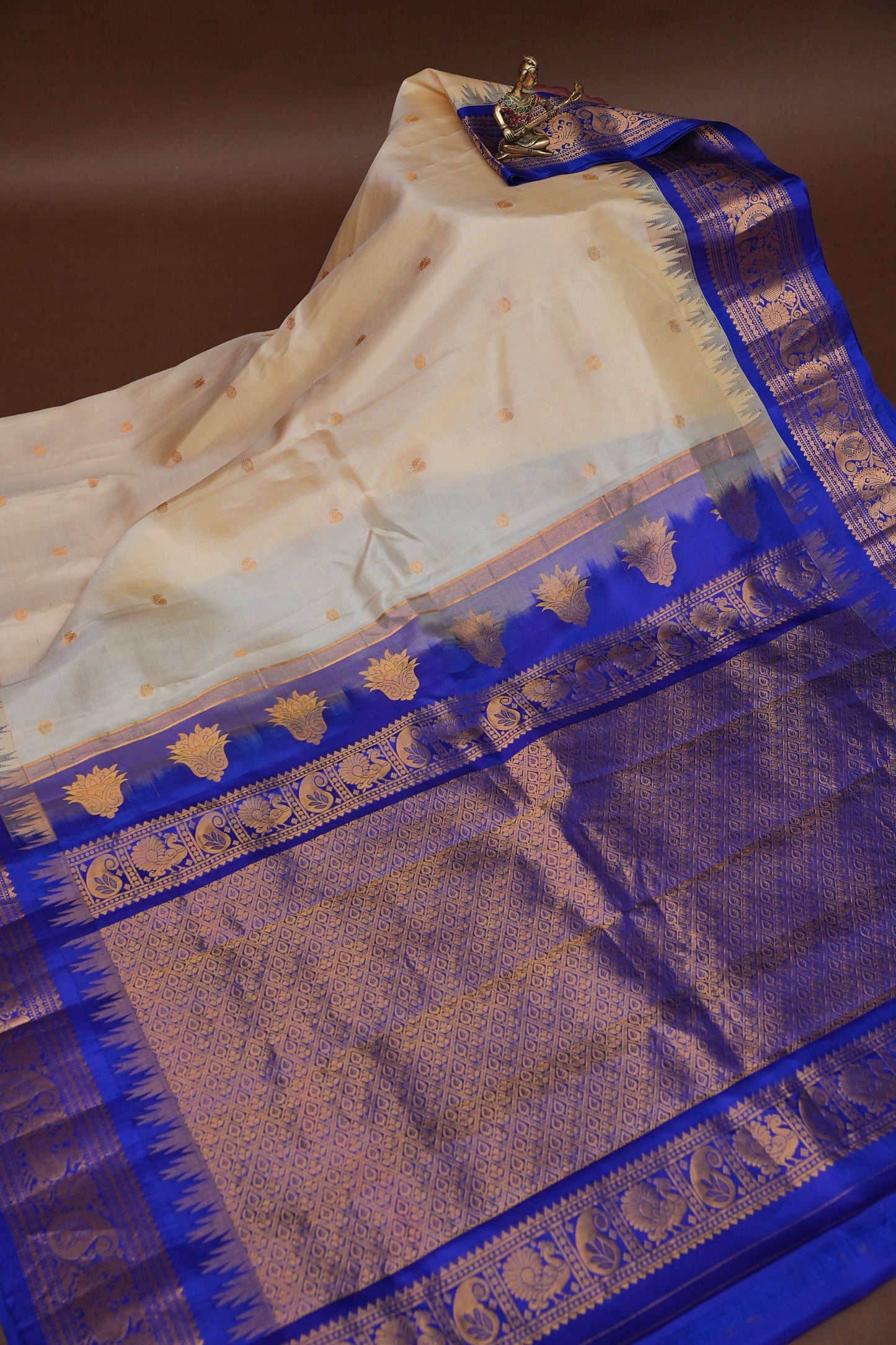 Pure Gadwal Silk Saree - Soft Ivory and Royal Blue|Silk Mark Certified