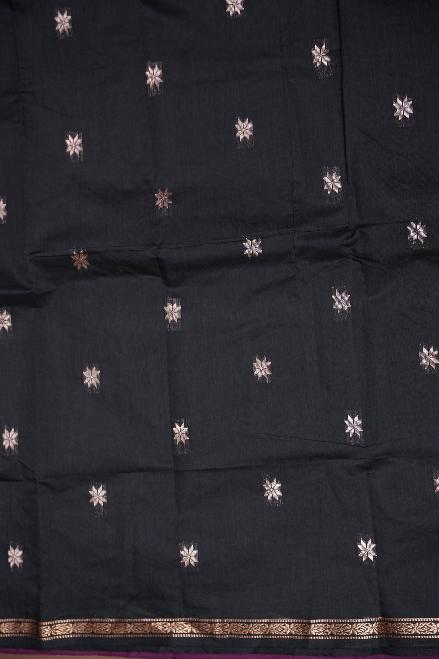 Maheshwari Silk Cotton Saree - Magenta & Black