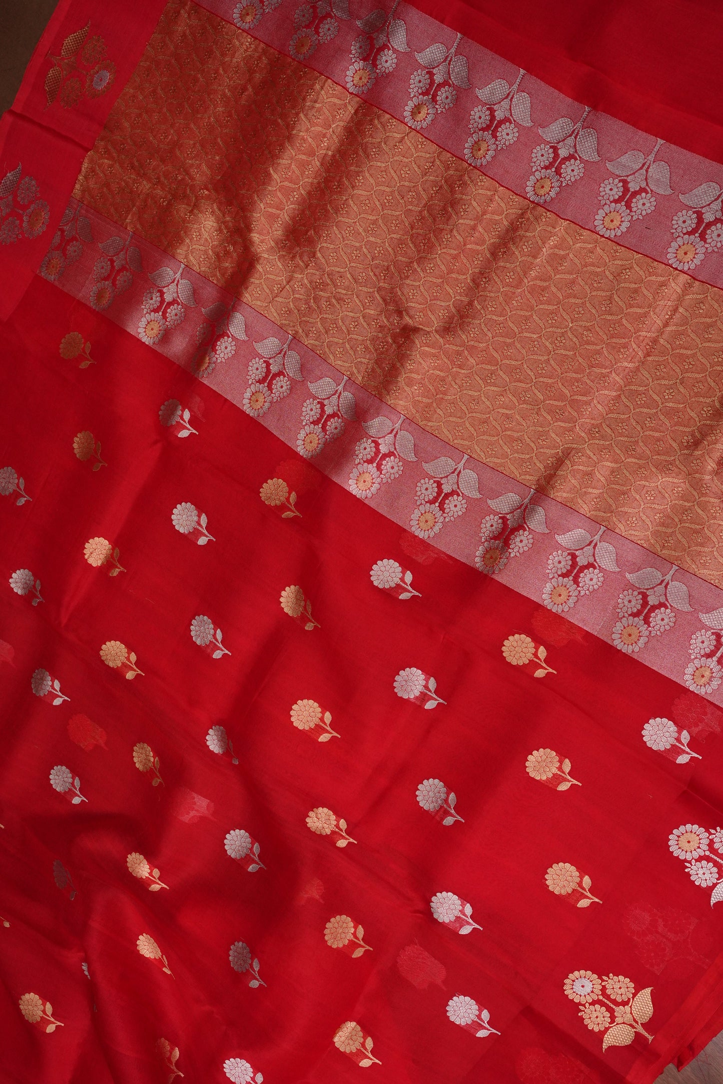 Pure Banarasi Organza(Kora) Silk Handloom Saree with Gold & Silver Zari Buttas – Vermilion Red|Silk Mark Certified