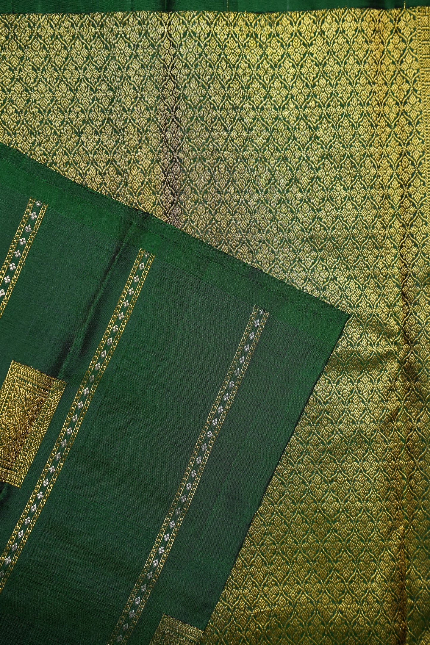 Bottle Green Pure Kanchipuram Borderless Silk Saree|Silk Mark Certified