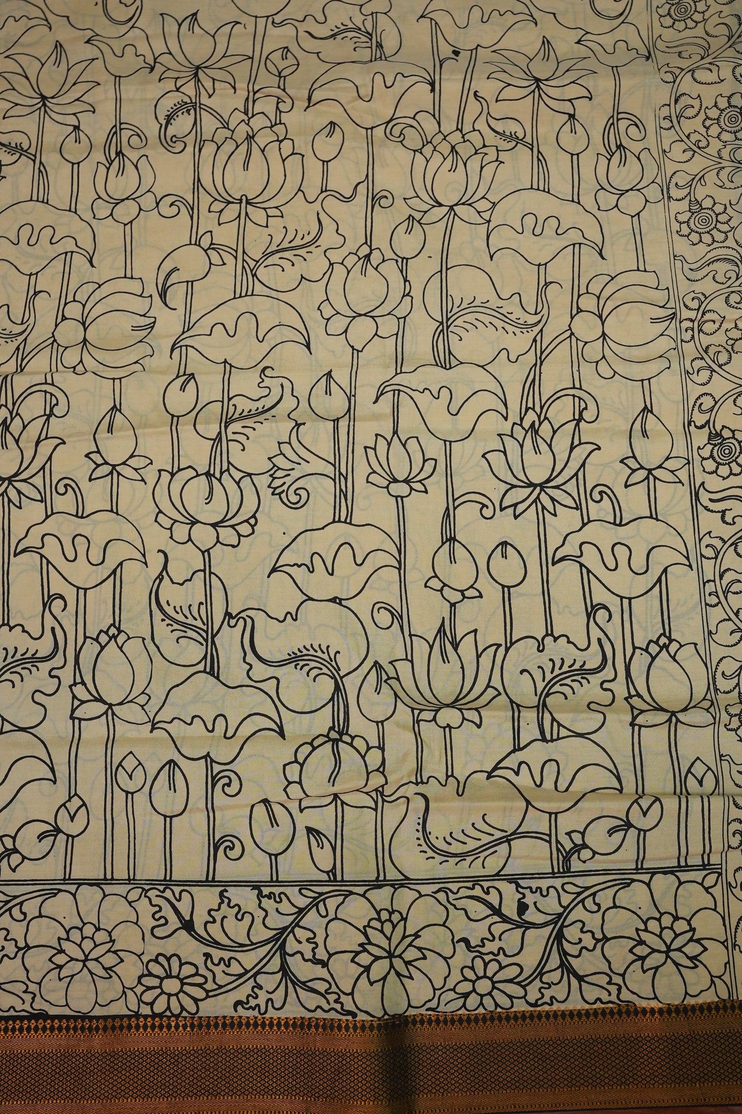 Pure Bangalore Silk Saree with Monochrome Hand-Painted Kalamkari & Nizam Border – Ivory & Black