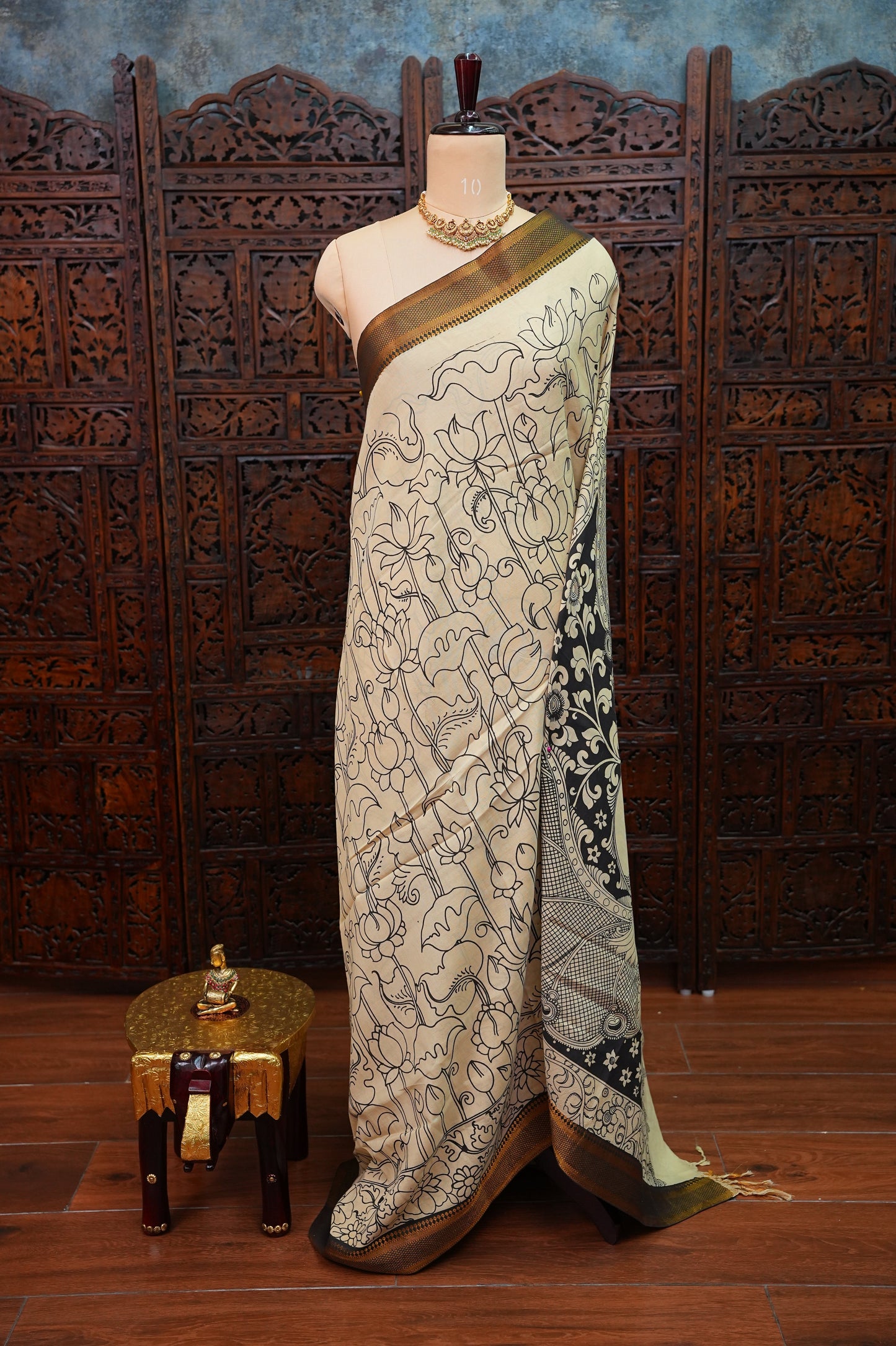 Pure Bangalore Silk Saree with Monochrome Hand-Painted Kalamkari & Nizam Border – Ivory & Black