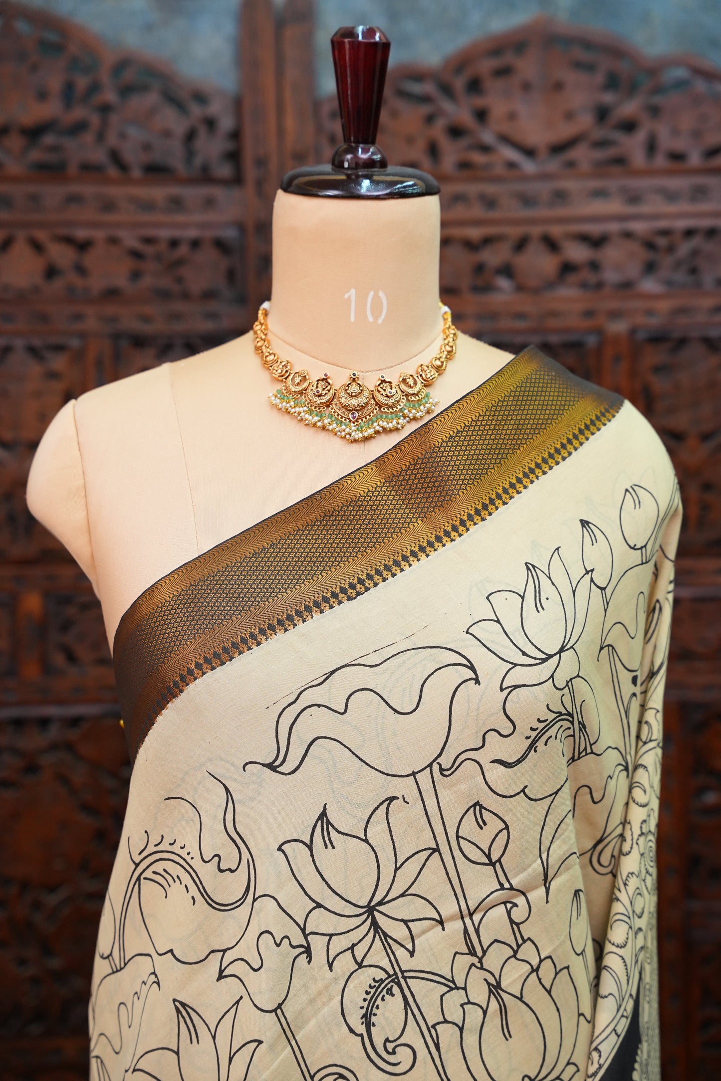 Pure Bangalore Silk Saree with Monochrome Hand-Painted Kalamkari & Nizam Border – Ivory & Black