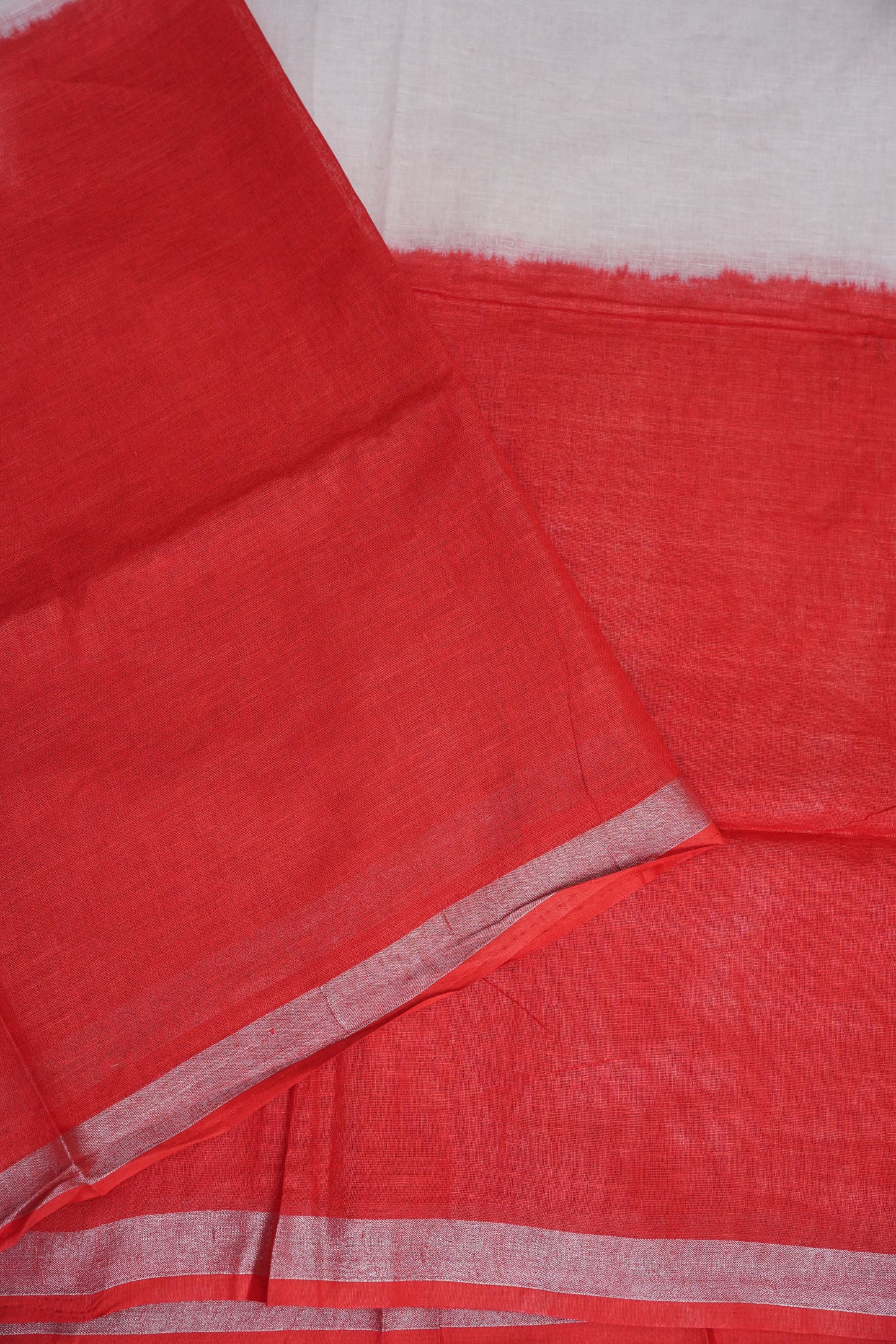 Hand Embroidery Pure Linen Saree With Tissue Border - Red and White Ombre