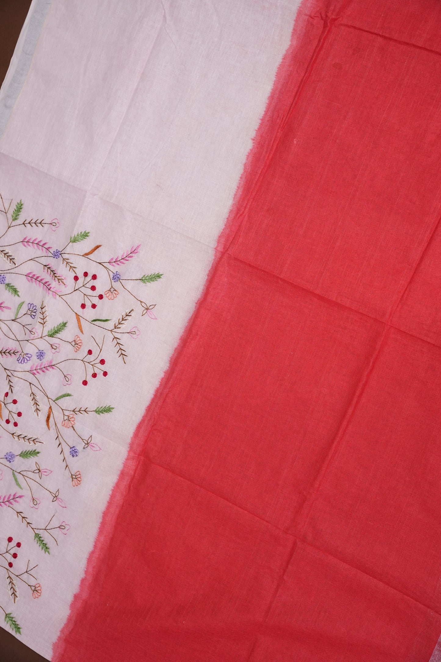 Hand Embroidery Pure Linen Saree with Tissue Border - Red & White Ombre