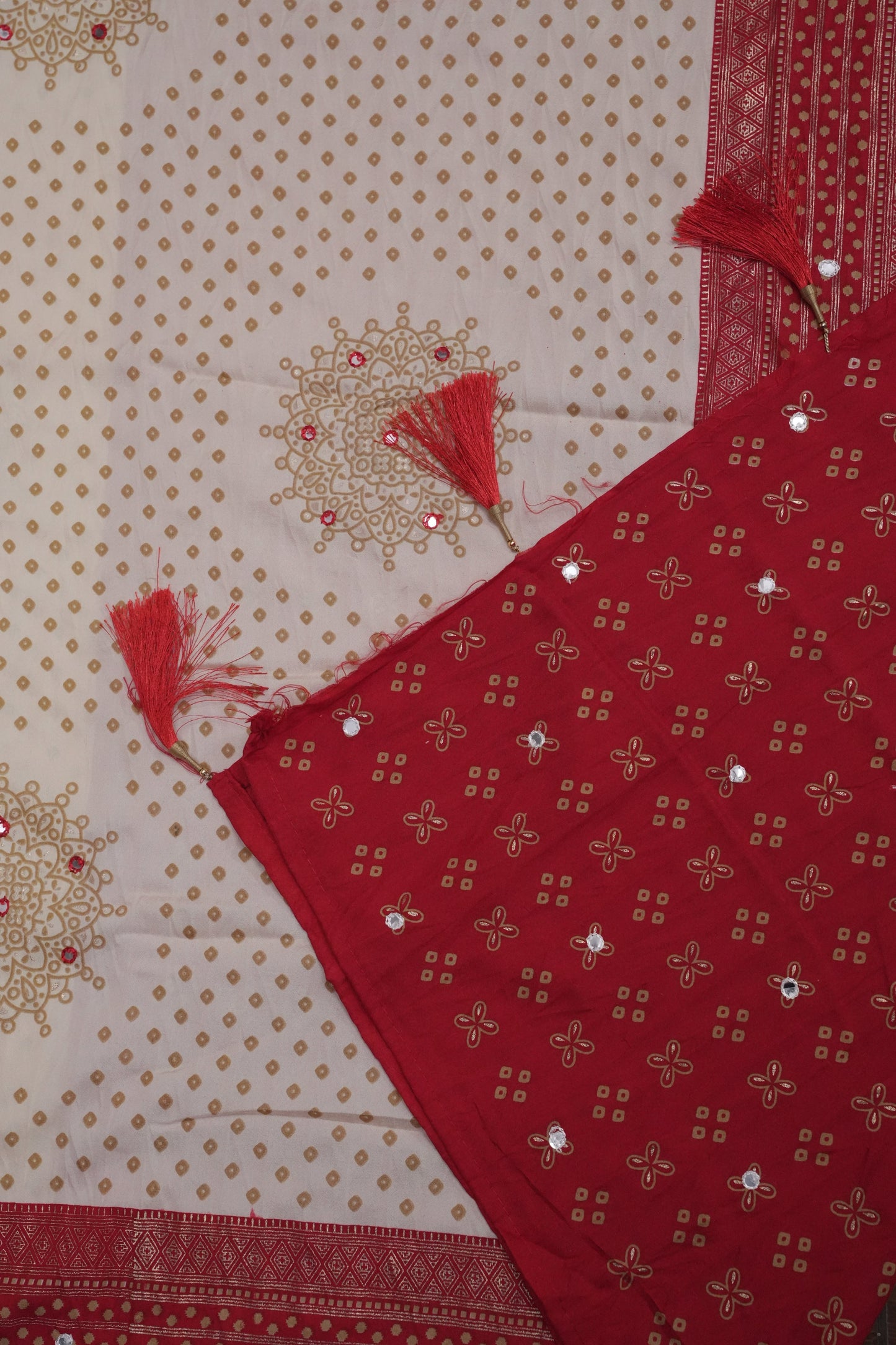 Bandhini Digital Print Semi Silk Saree-White & Red
