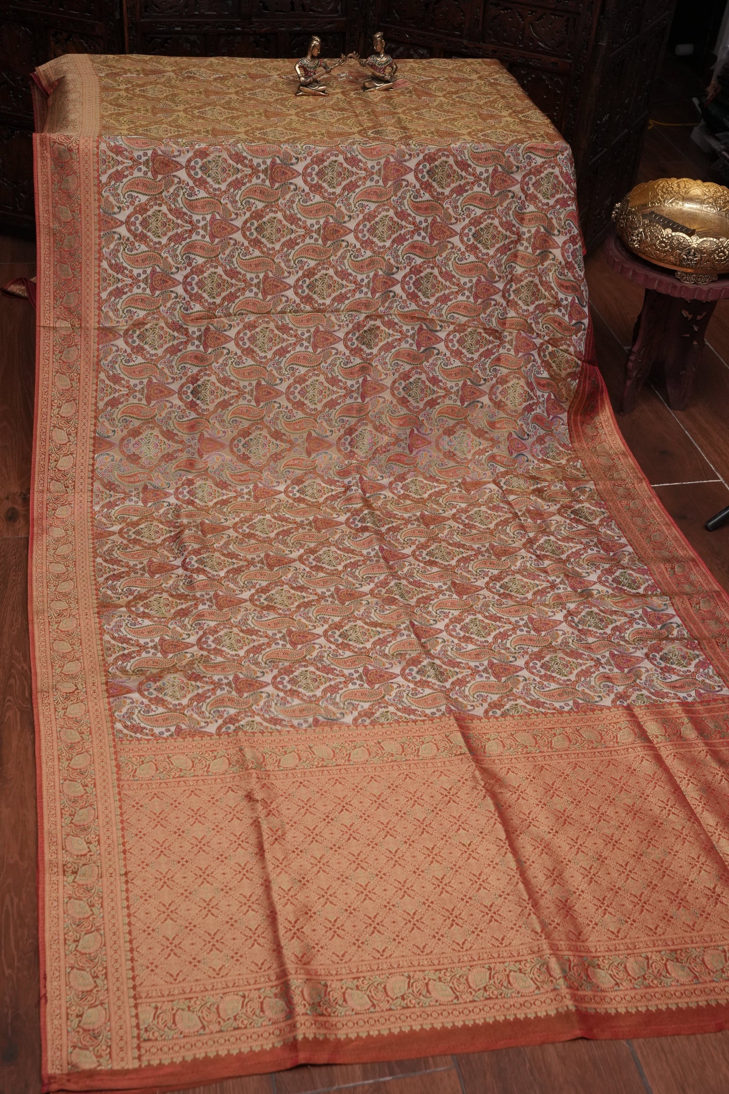 Kashmiri Pashmina Mellow Tissue Banarasi Saree - Ivory & Peach