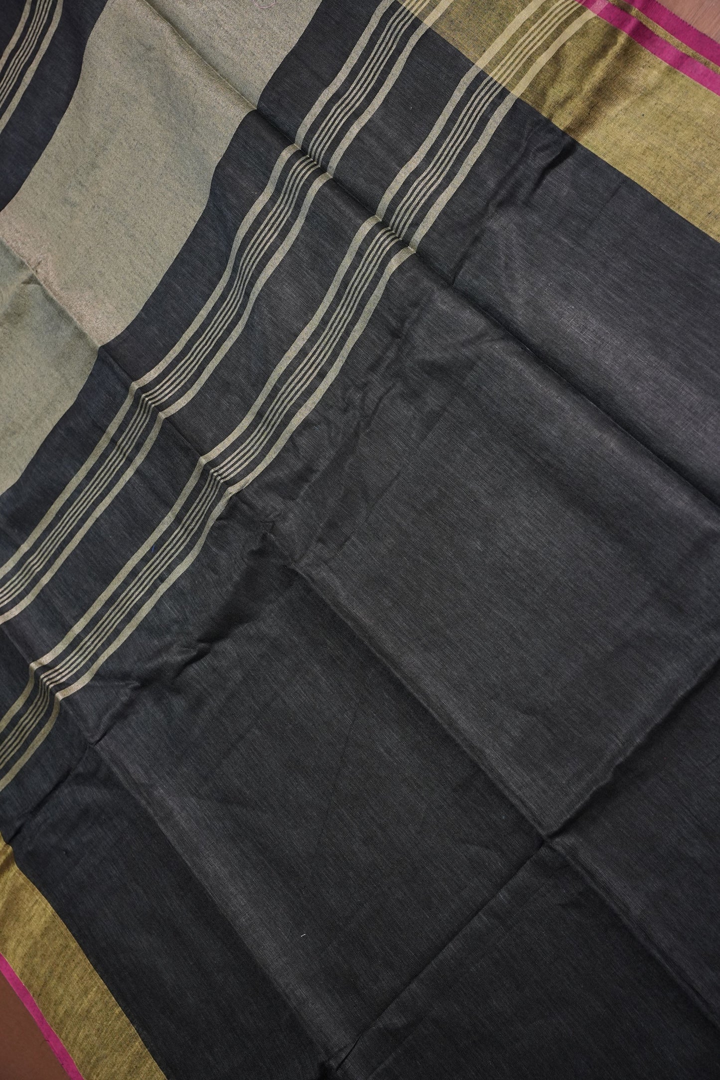 Pure Linen Saree-Classic Black with Antique Gold Border & Pink Accents