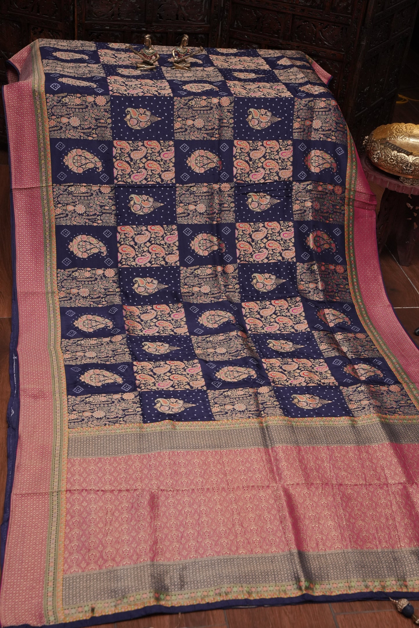 Kashmiri Pashmina Banarasi Story Telling Saree - Navy Blue & Pink