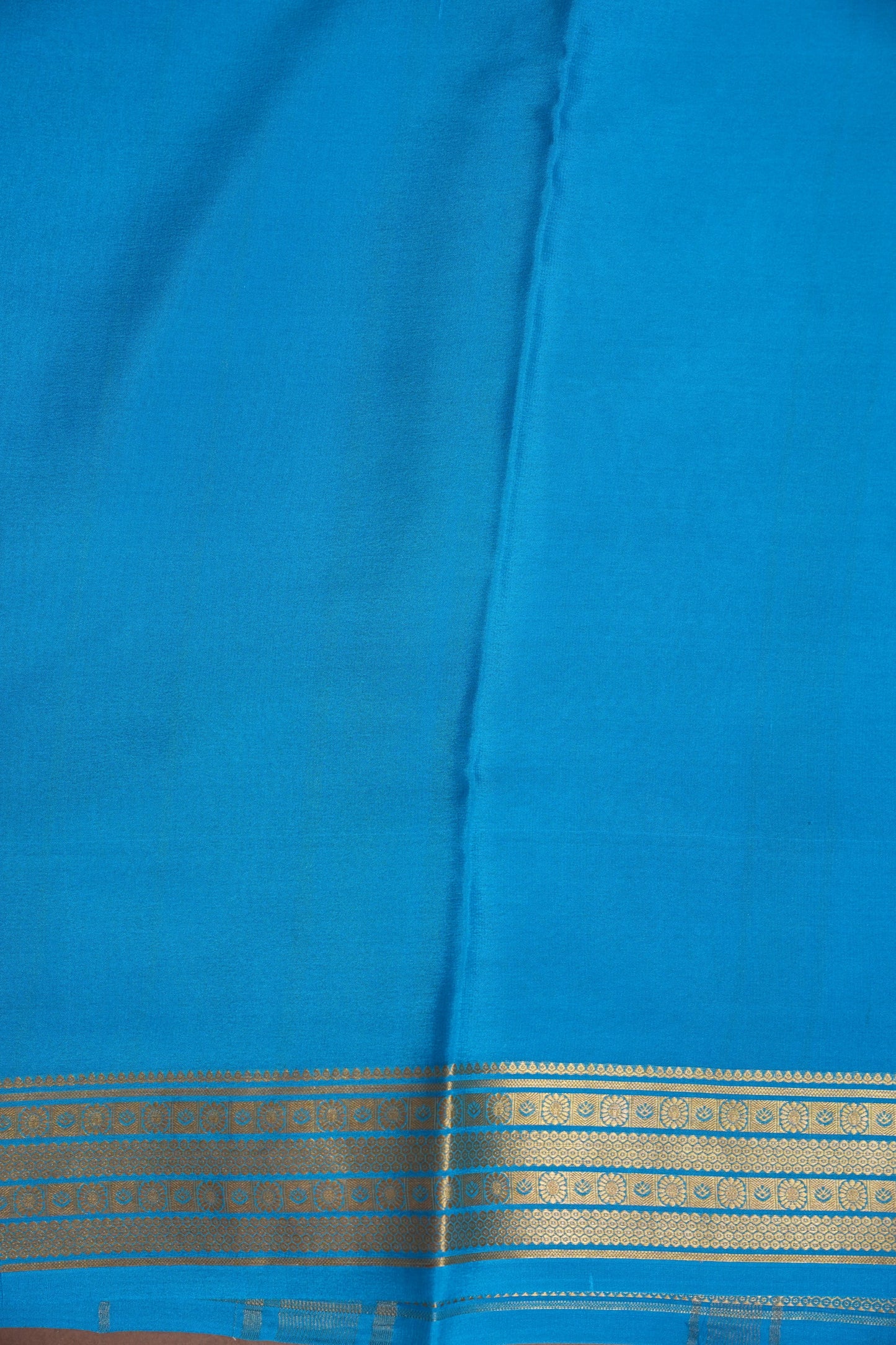 Plain Pure Crepe Mysore Silk Saree With Contrast Blue Retta Pet Border - Purple