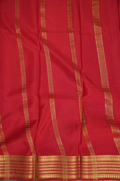 Pure Crepe Mysore Silk Saree - Leaf Green with Red Border