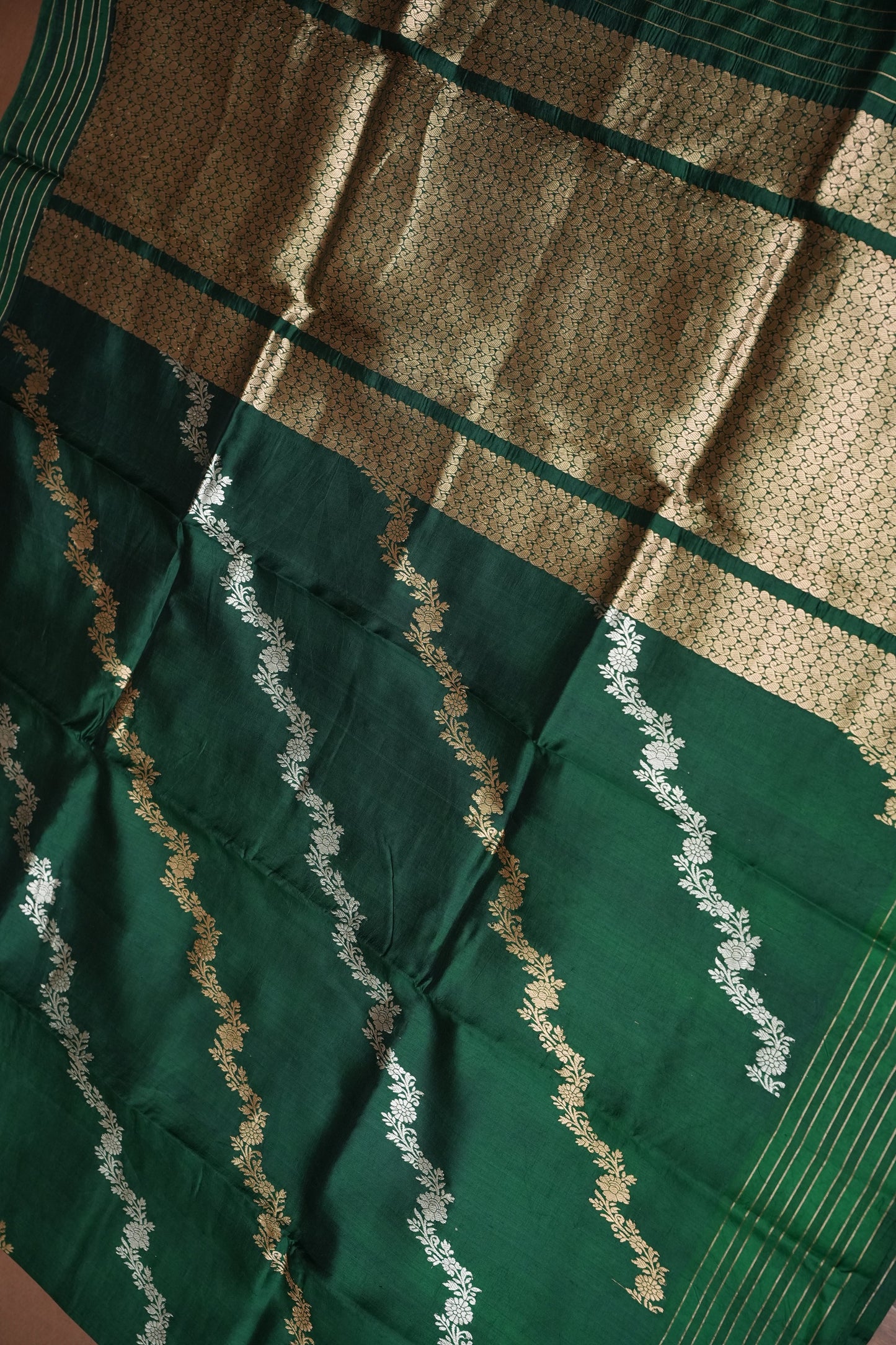 PURE MANGO SILK SAREE – EMERALD GREEN WITH FLORAL ZARI VINES