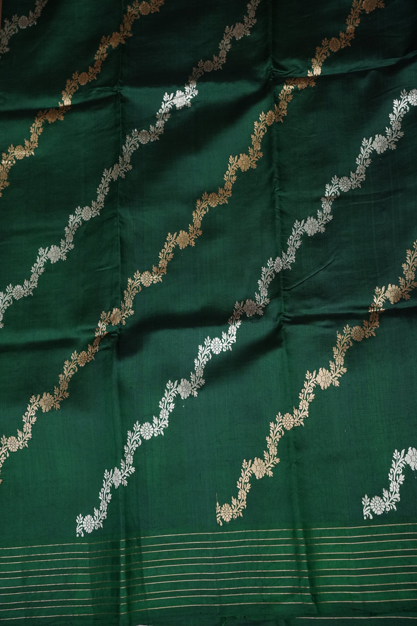 PURE MANGO SILK SAREE – EMERALD GREEN WITH FLORAL ZARI VINES