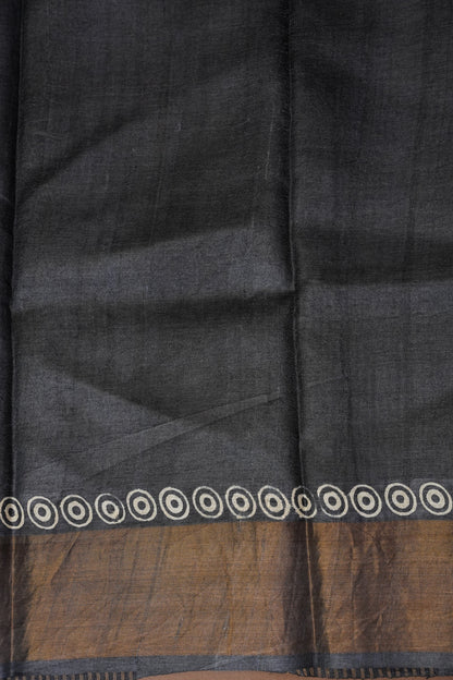 Geometric Patterned Pure Tussar Silk Saree - Monochrome|Silk Mark Certificate