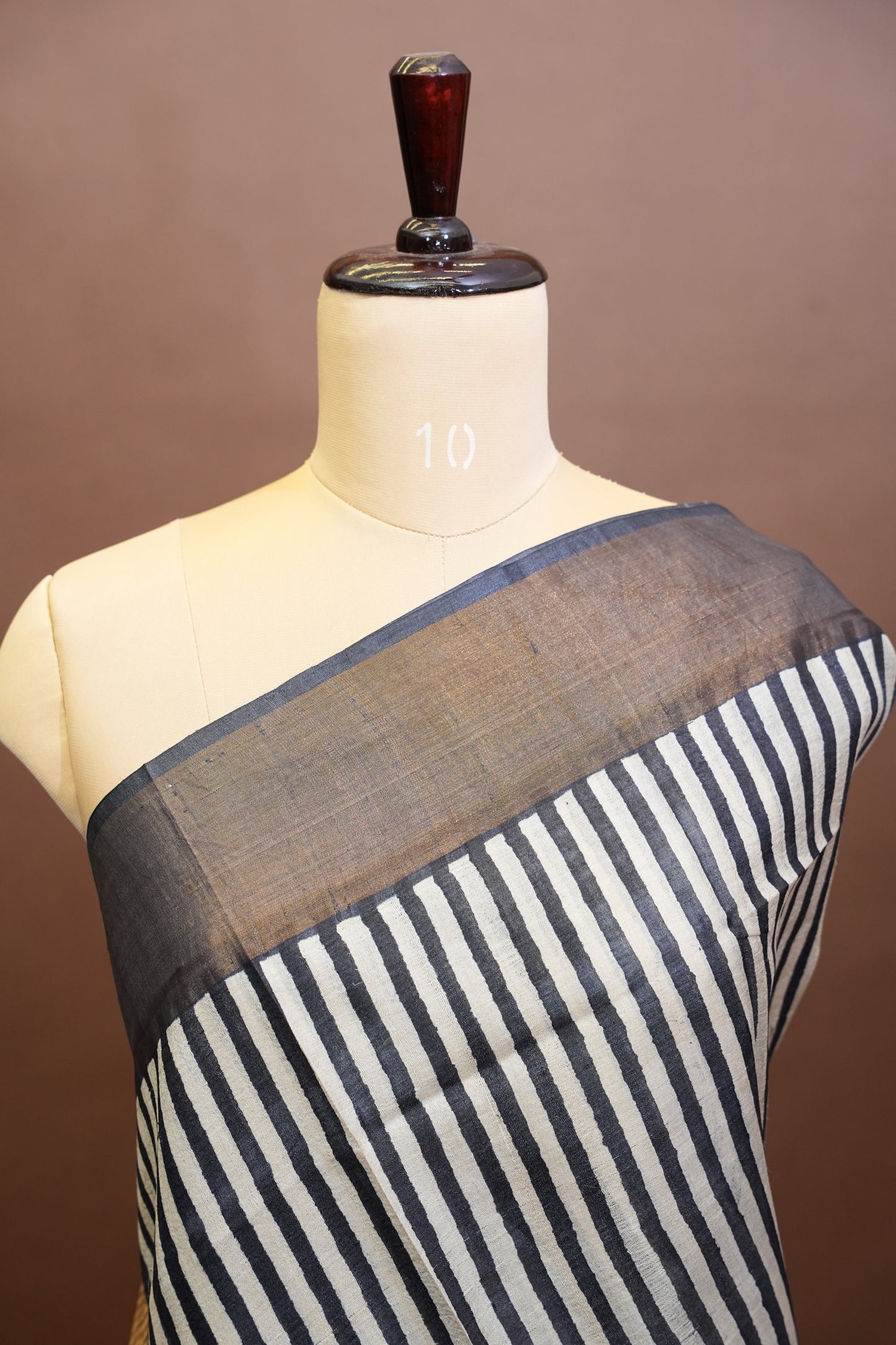 Geometric Patterned Pure Tussar Silk Saree - Monochrome|Silk Mark Certificate