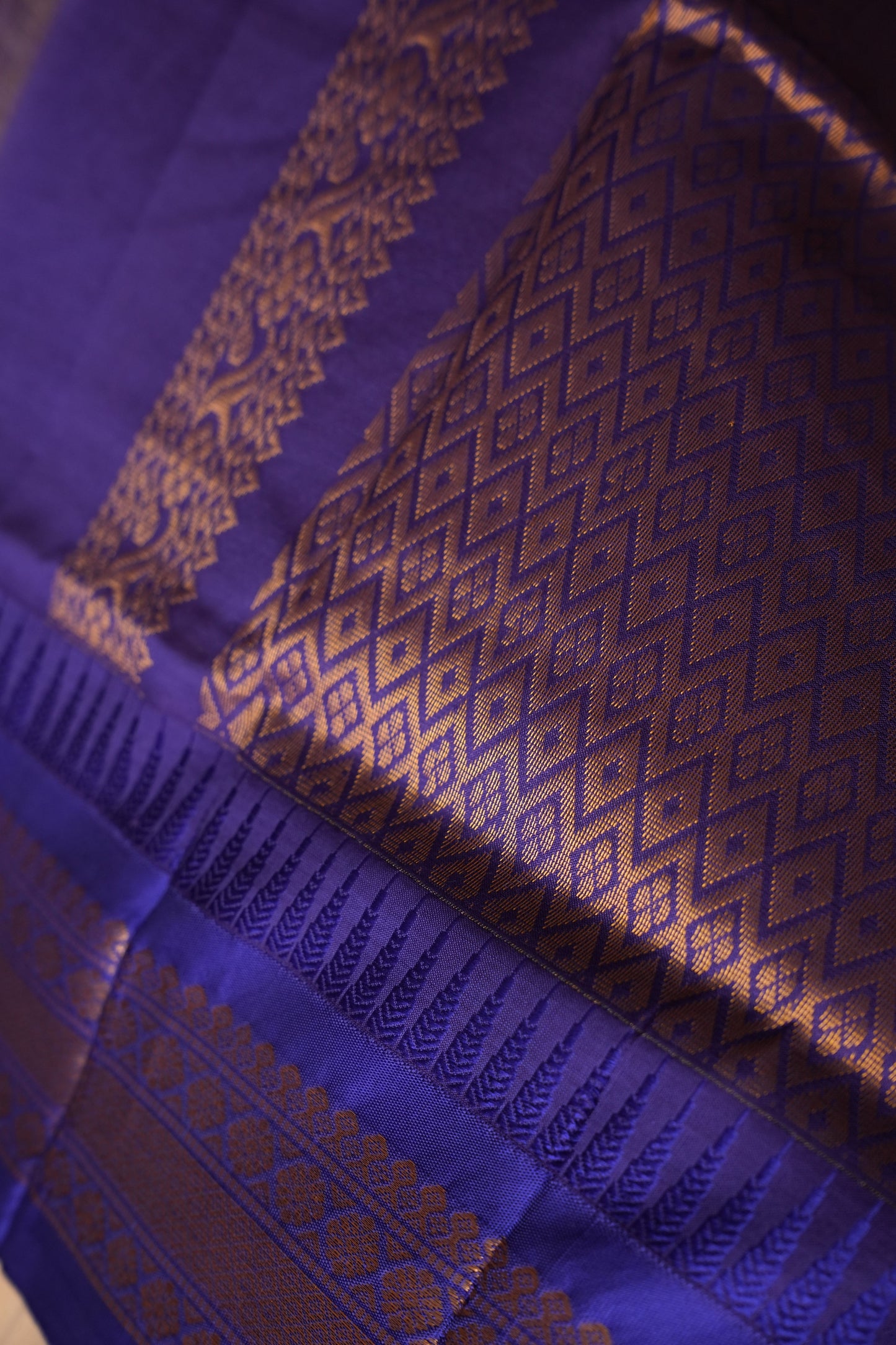 Gadwal Cotton Saree - Beige & Royal Blue