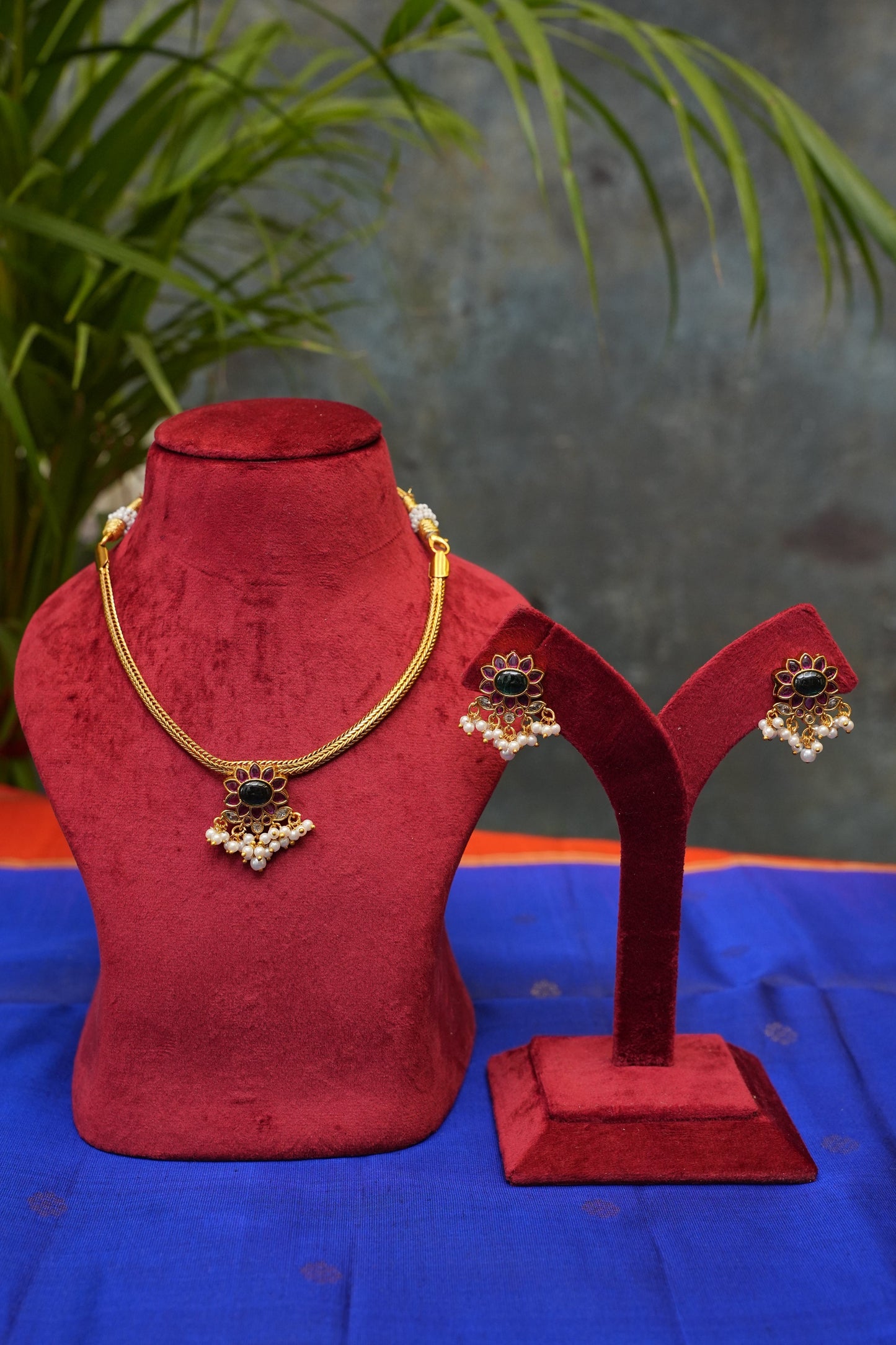 Antique Gold-Plated Chain Pendant Necklace Set