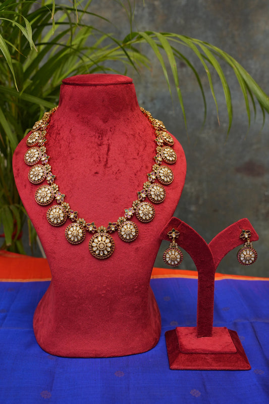 Classic Statement Antique Gold-Plated Floral Patterned Necklace Set