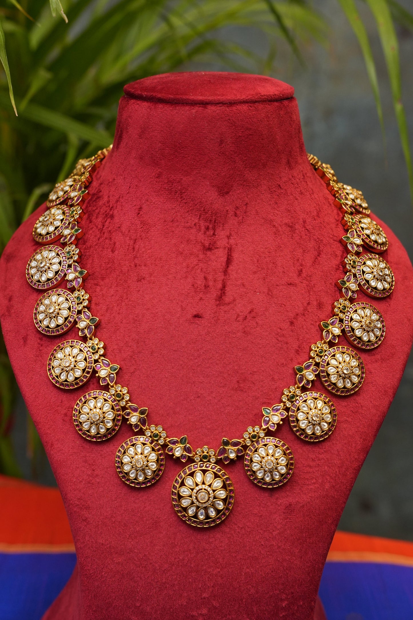 Classic Statement Antique Gold-Plated Floral Patterned Necklace Set