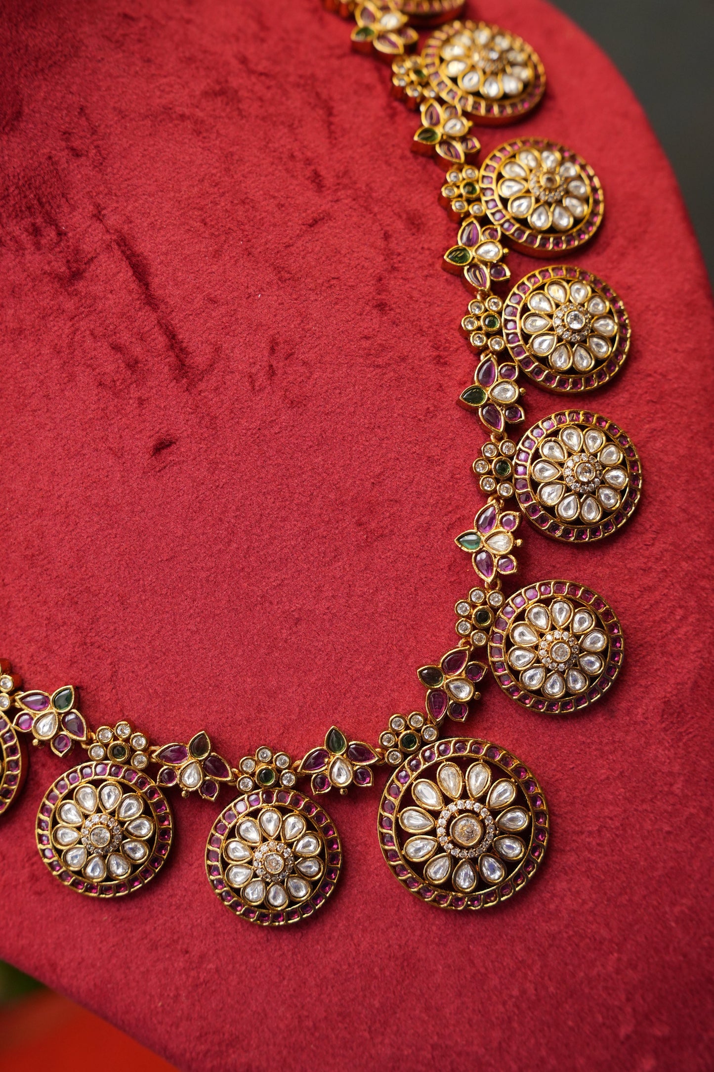 Classic Statement Antique Gold-Plated Floral Patterned Necklace Set