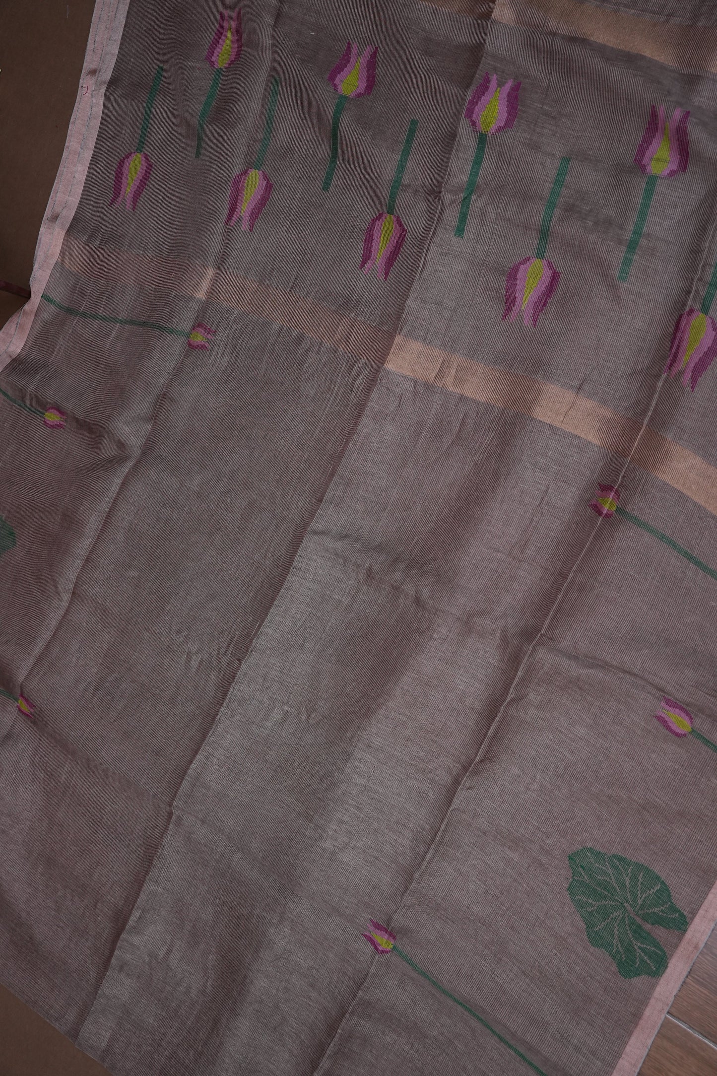 Pure Silk Linen Tissue Handwoven Jamdani Saree – sand dune with Lotus Motifs