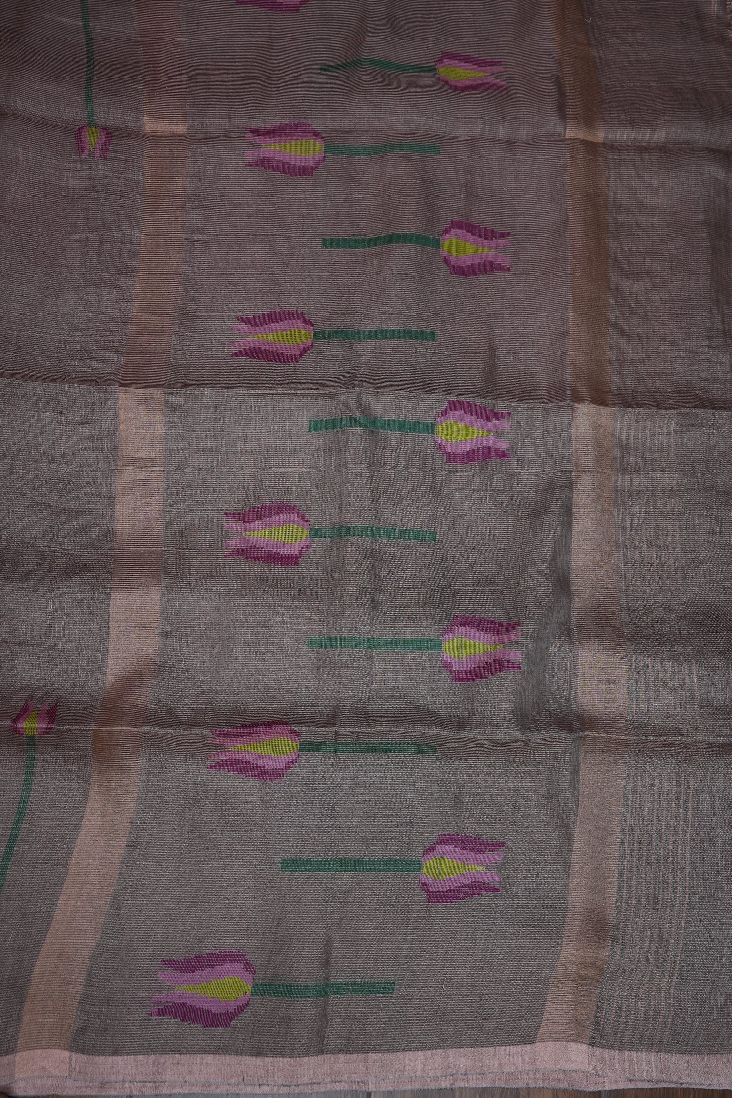 Pure Silk Linen Tissue Handwoven Jamdani Saree – sand dune with Lotus Motifs