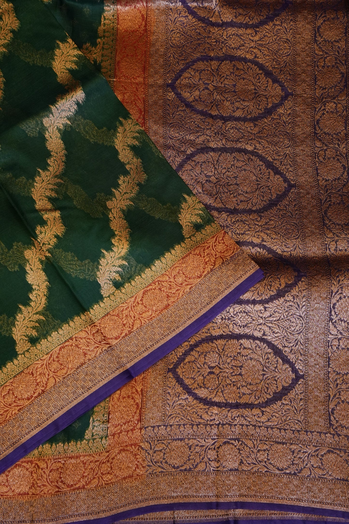 Pure Banarasi Organza(Kora) Silk Handloom Saree with Antique Zari Jaal & Contrast Border – Emerald Green with Red Border & Purple Pallu | Silk Mark Certified