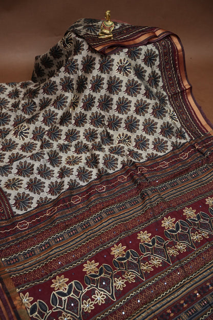 Chanderi Cotton Saree with Kalamkari Prints & Embroidered Pallu – Ivory & Maroon