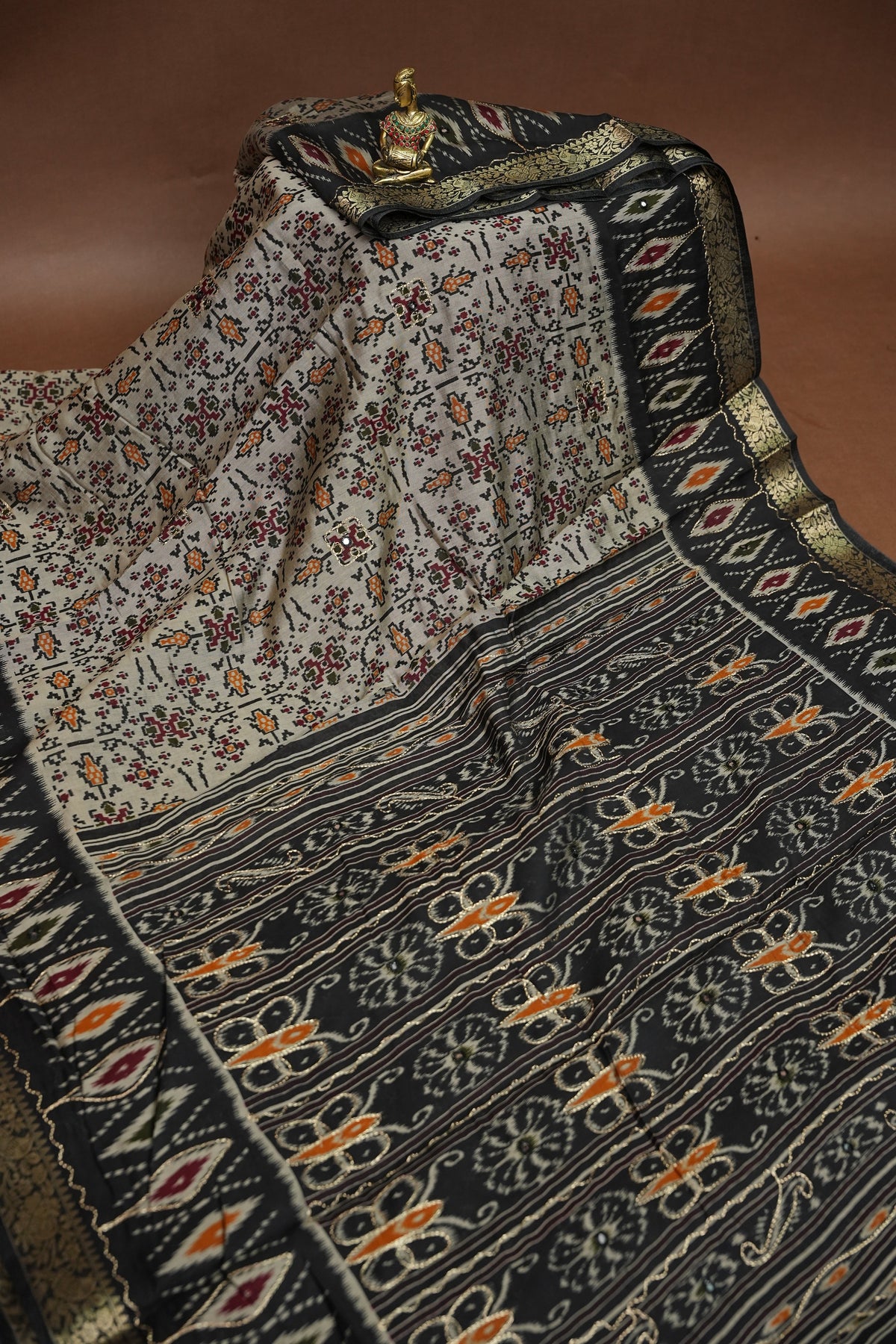 Chanderi Cotton Saree with Kalamkari Prints & Embroidered Pallu – Black & Ivory