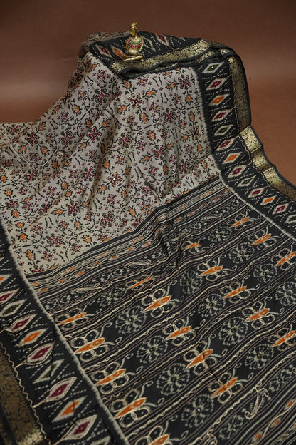 Chanderi Cotton Saree with Kalamkari Prints & Embroidered Pallu – Black & Ivory
