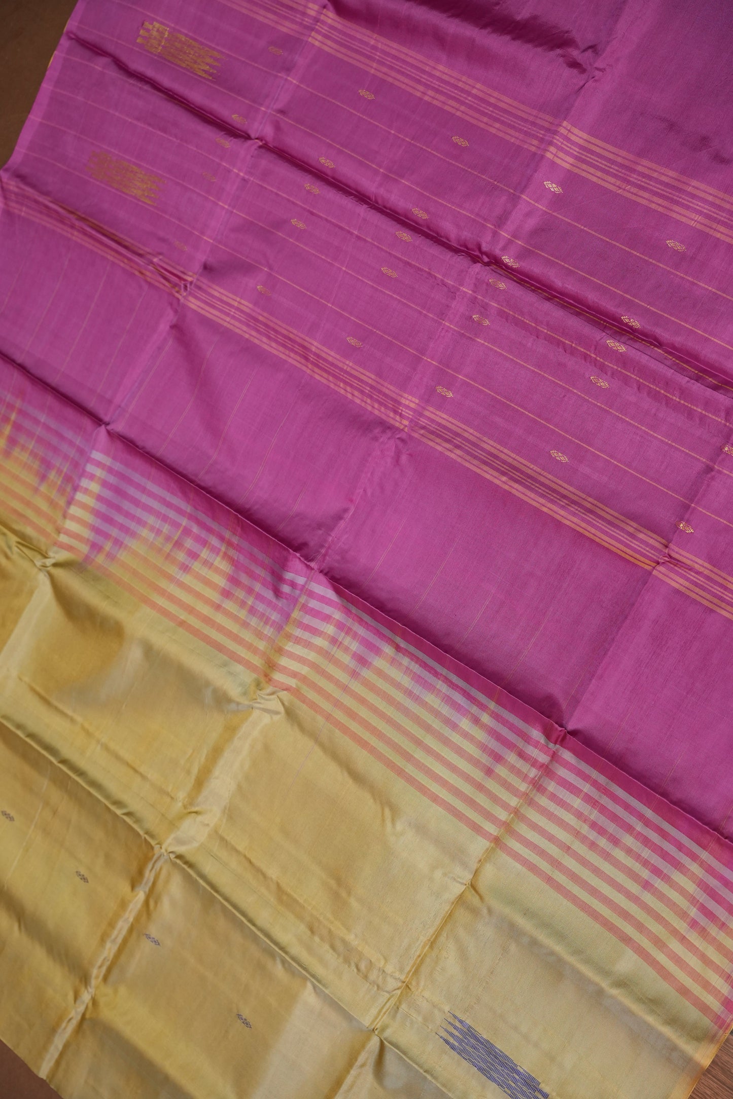 Vegan Saree with Temple Motifs & Contrast Magenta Pallu – Beige Gold