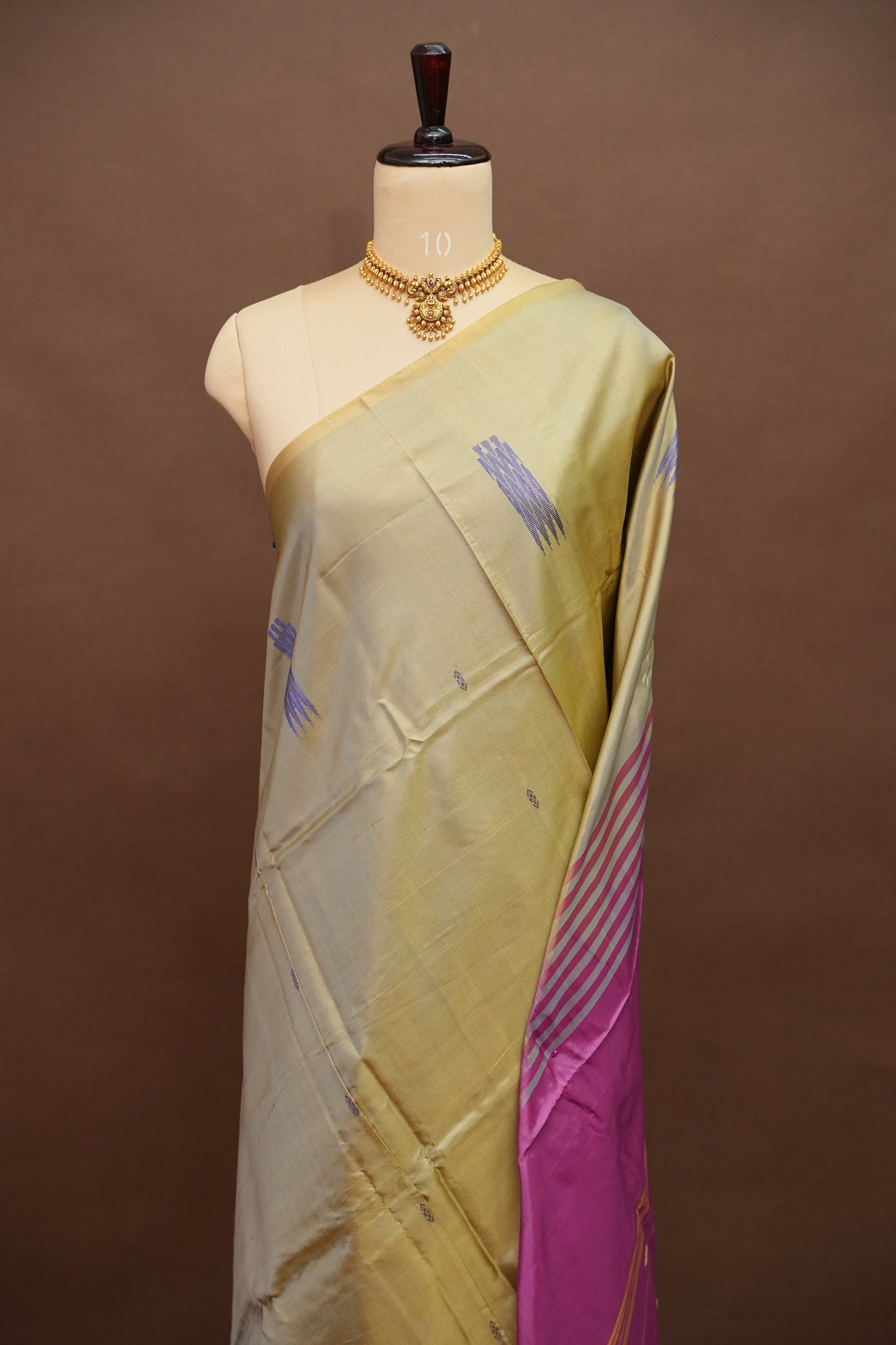 Vegan Saree with Temple Motifs & Contrast Magenta Pallu – Beige Gold