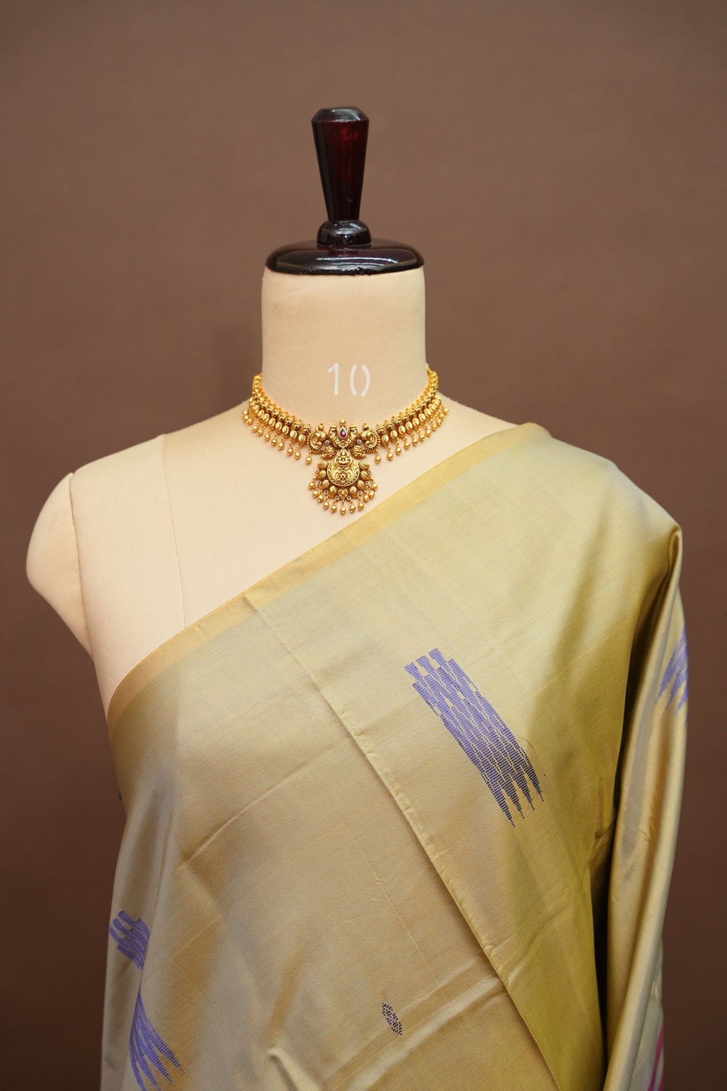 Vegan Saree with Temple Motifs & Contrast Magenta Pallu – Beige Gold
