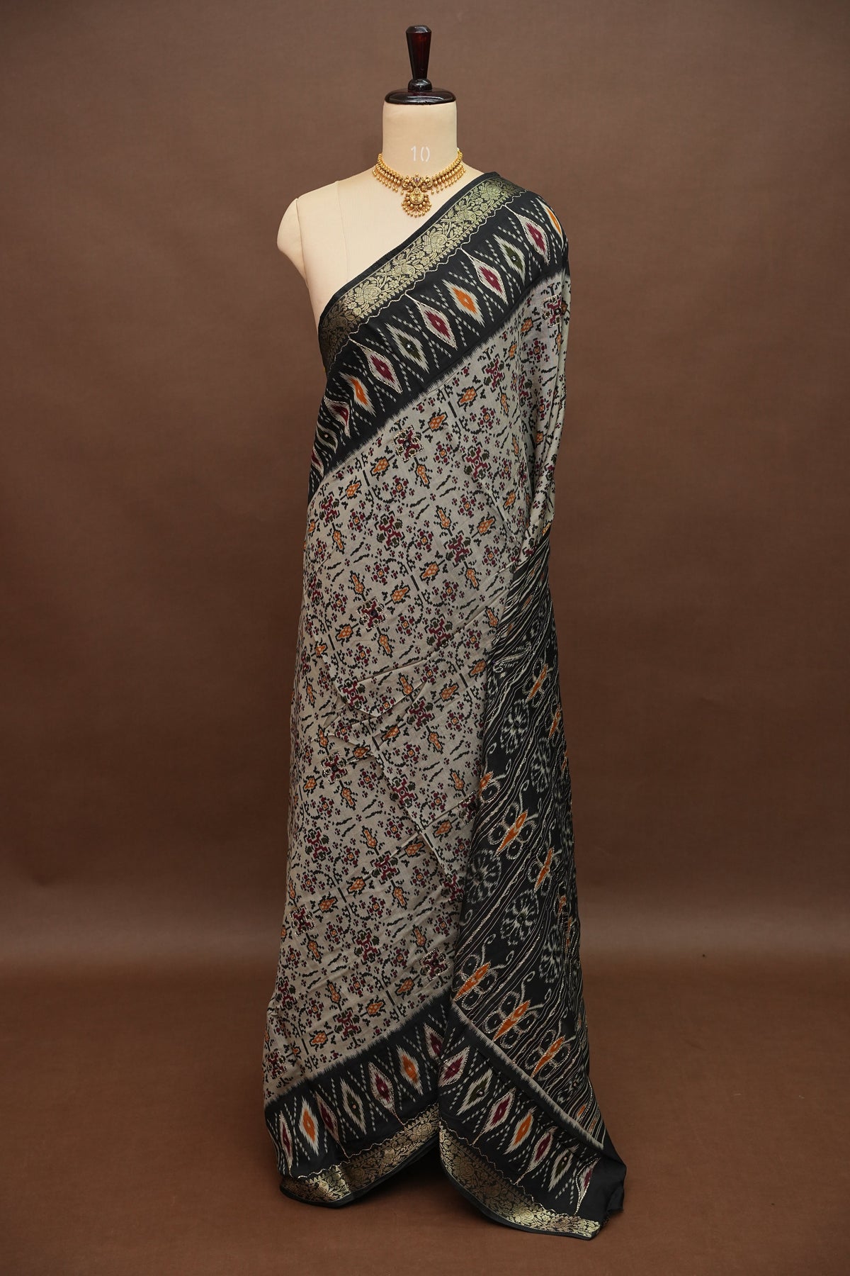 Chanderi Cotton Saree with Kalamkari Prints & Embroidered Pallu – Black & Ivory