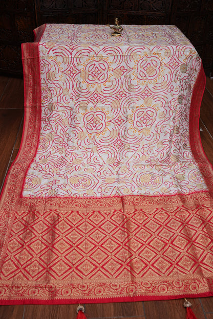 Kashmiri Pashmina Story Telling Banarasi Saree - White & Red