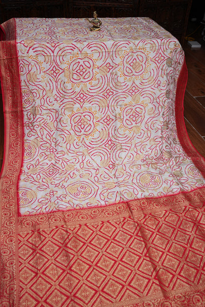 Kashmiri Pashmina Story Telling Banarasi Saree - White & Red