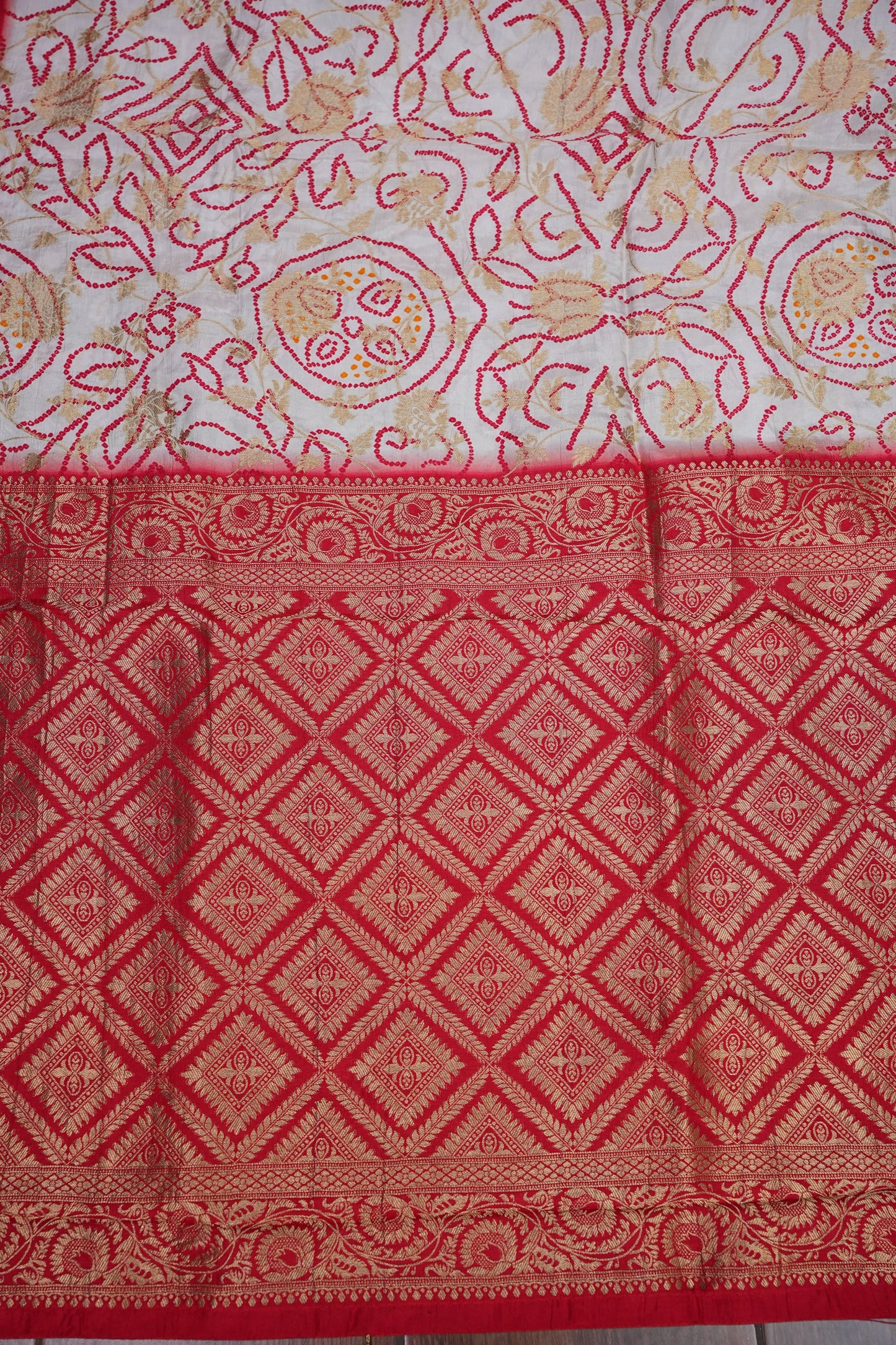 Kashmiri Pashmina Story Telling Banarasi Saree - White & Red