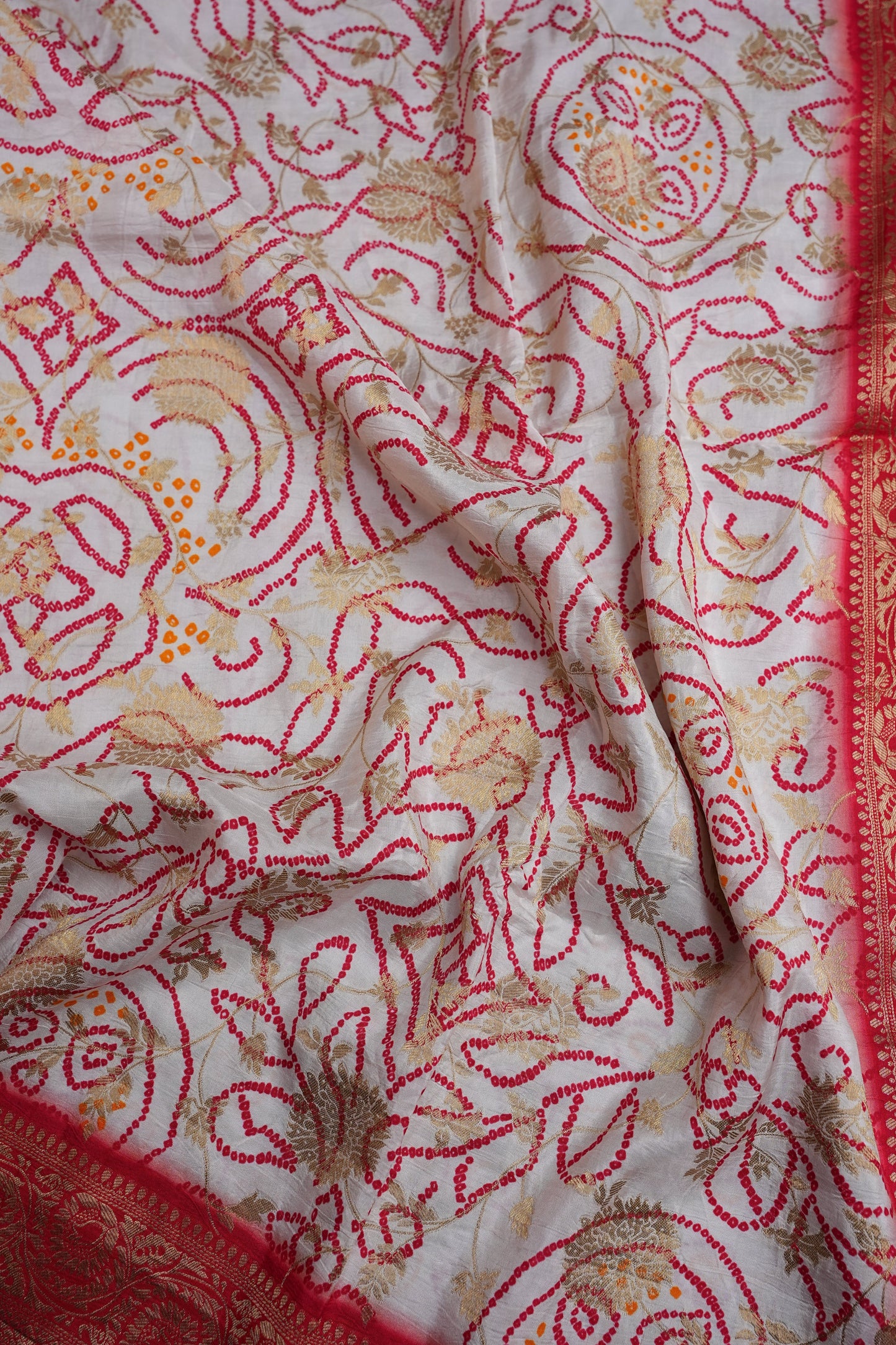 Kashmiri Pashmina Story Telling Banarasi Saree - White & Red