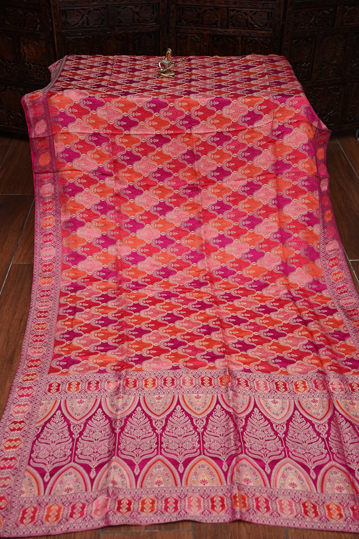 Kashmiri Pashmina Banarasi Story Telling Saree - Multicolored