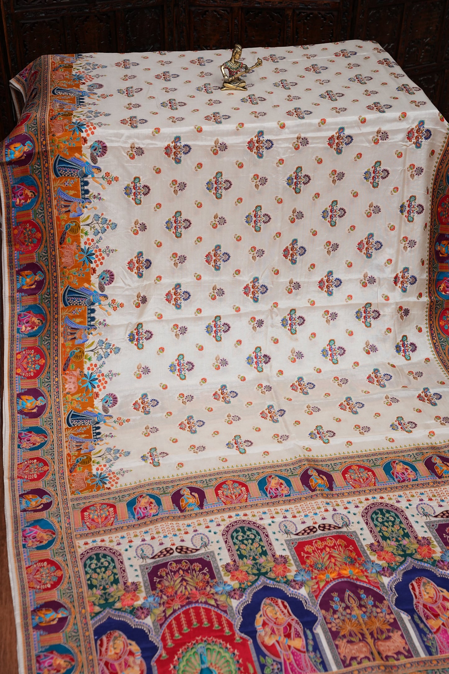 Kashmiri Pashmina Banarasi Story Telling Saree - Ivory Shade