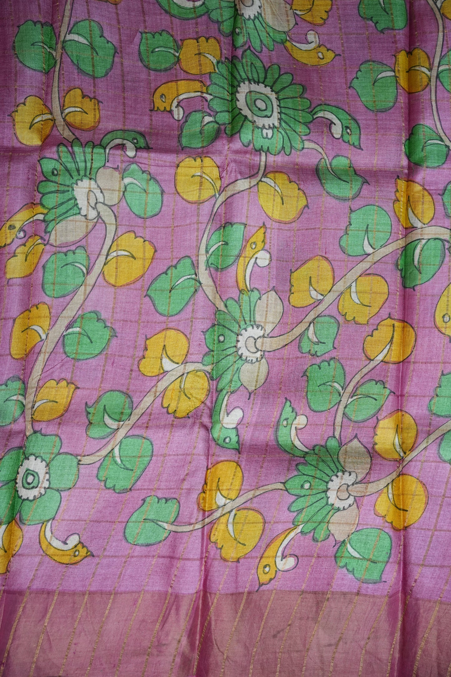 Premium Hand-Painted Tussar Silk Saree – Emerald Green with Lavender Pink Floral Pallu