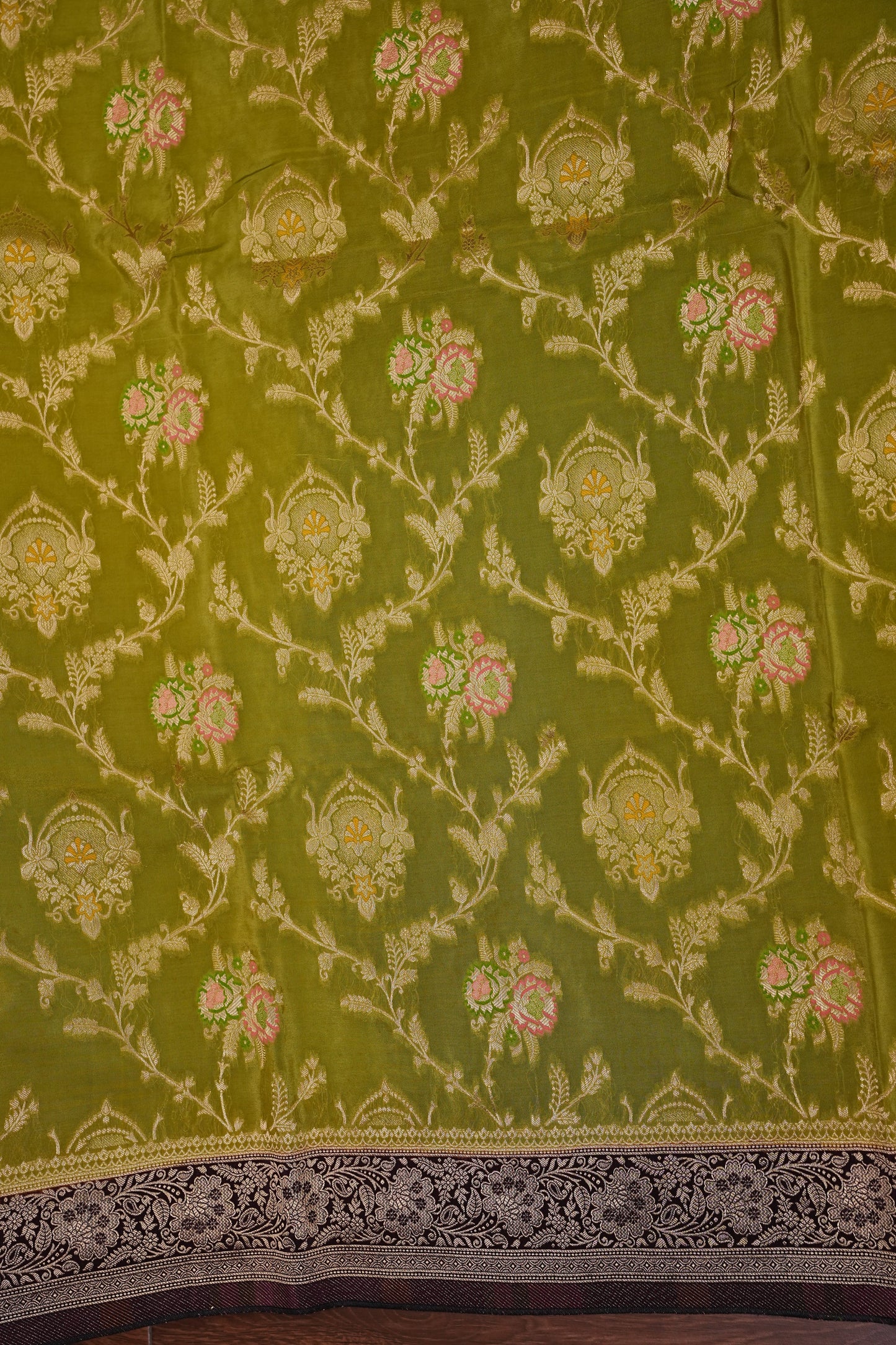 Banarasi Munga Silk Saree - Pistachio Green & Coffee